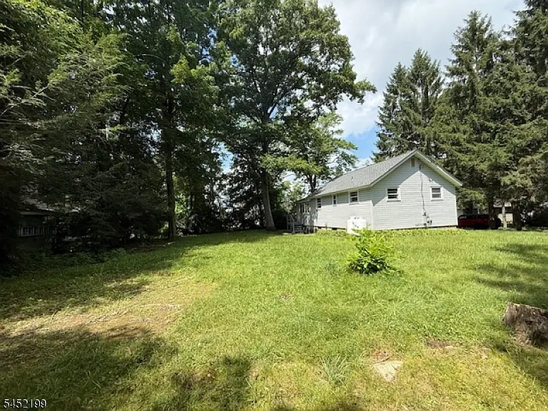 103 Edgewood Ln — Photo 4