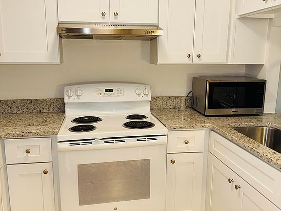 4th image of 708 Martin Luther King Jr Blvd APT E14