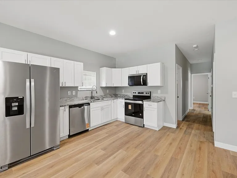 2813 N Talbott St #A — Photo 5