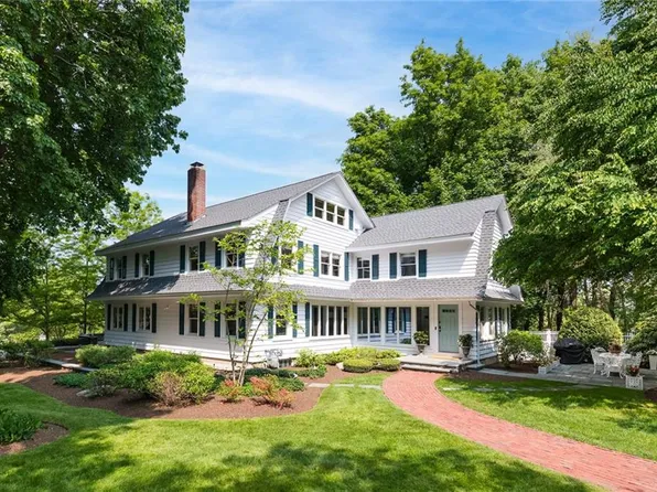 79 Ridge Rd, Bristol, RI 02809