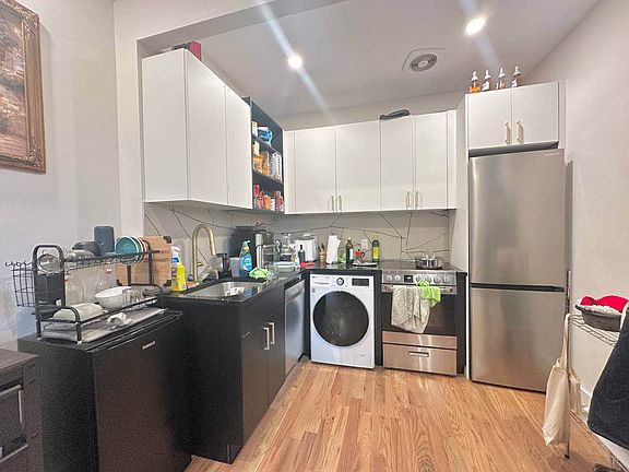 3rd image of 8 Stuyvesant Ave #5B