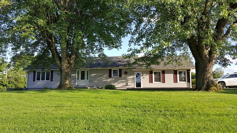 3 Bedroom, 2 1/2 bath ranch