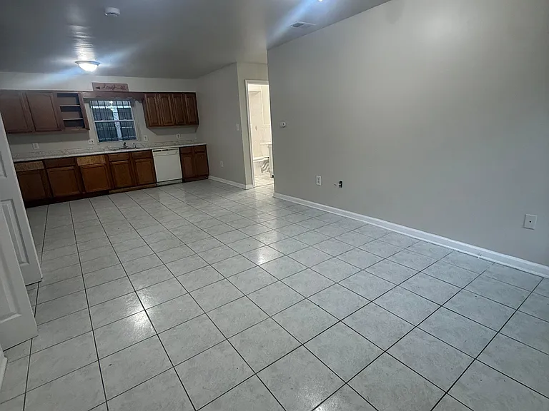 61-63 Voorhees St #1 — Photo 1