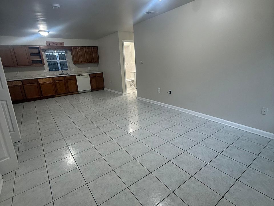 1st image of 61-63 Voorhees St #1