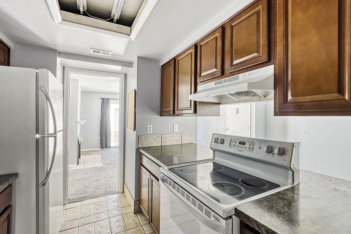 Building Photo - 12103 Melody Dr #16-304
