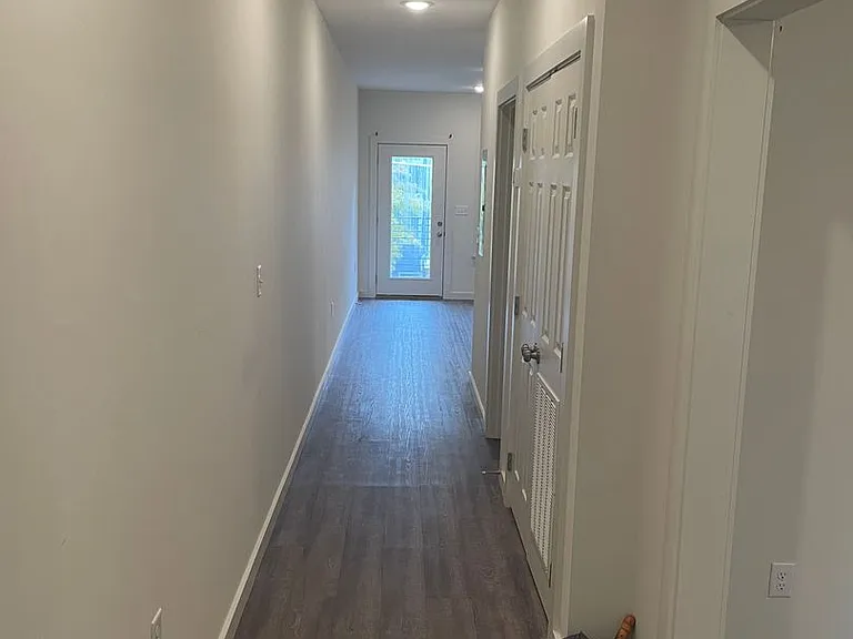811 Douglas St #309 — Photo 8