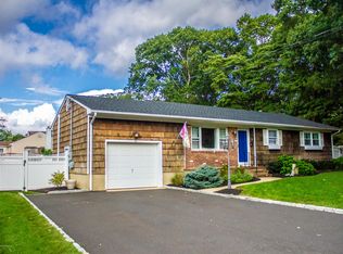 40 Laurelhurst Dr, Brick, NJ 08724