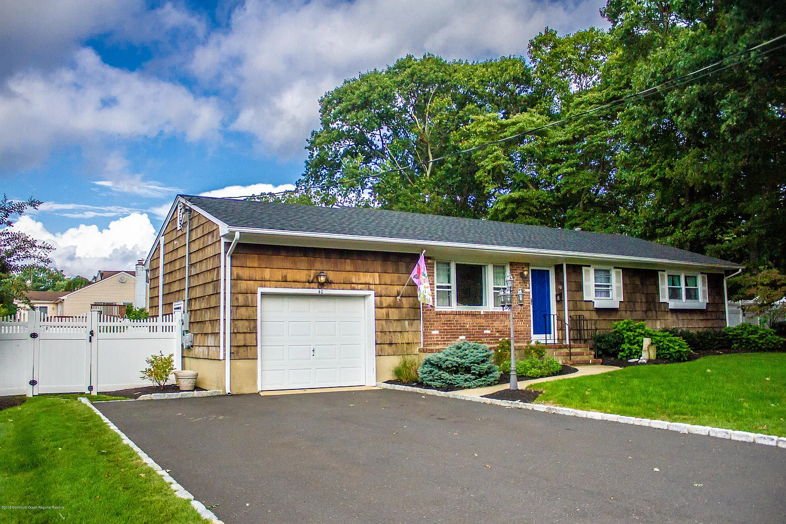 40 Laurelhurst Dr photo 1