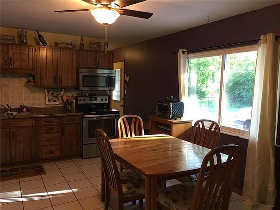 3rd image of 1006 Pierce Dr