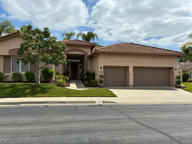 4 bed, 2813 sqft, $6,950 — Photo 2