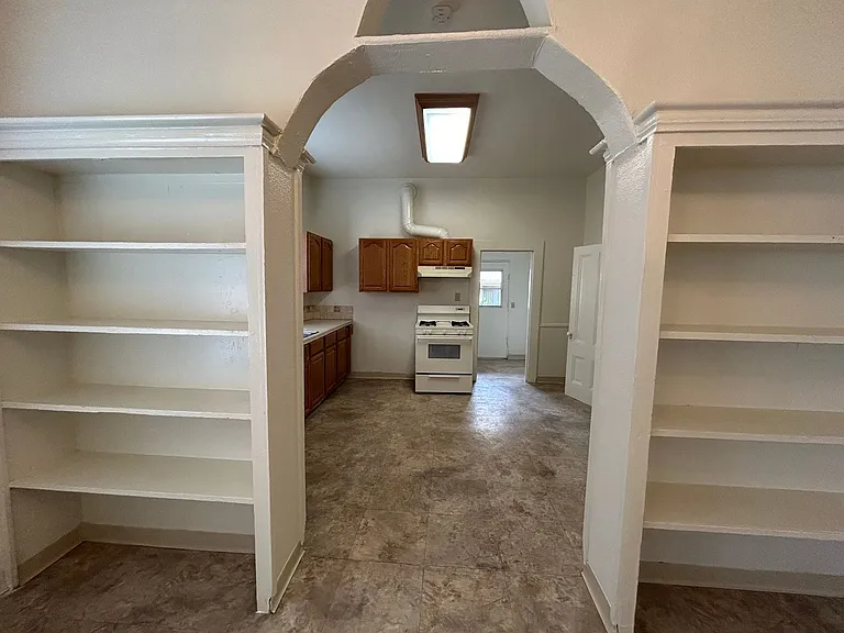 153 Locust Ave — Photo 8