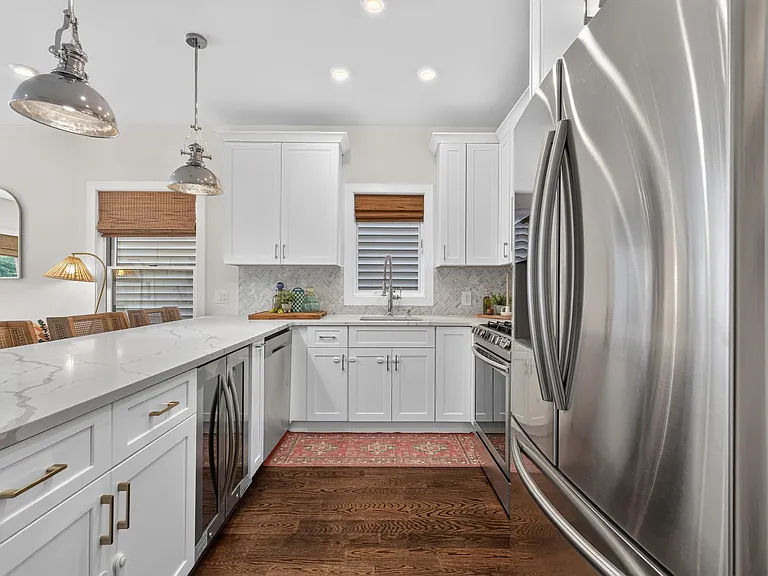 112 Webster Ave #1 — Photo 16