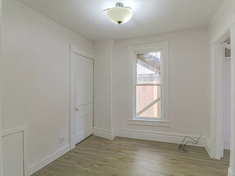 416 Douglas Ave — Photo 13