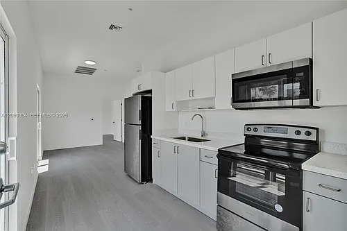 1567 NW 1st St #8 Photo 1