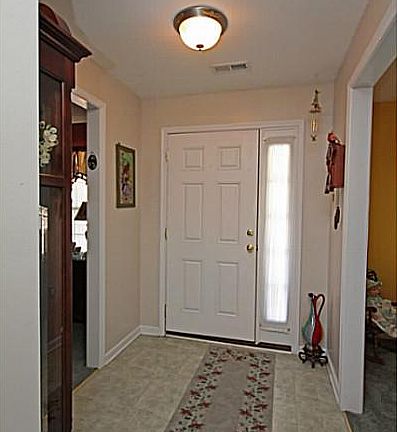 5th image of 113 Vine Dr