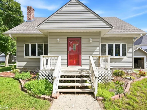 1202 13th St, Harlan, IA 51537