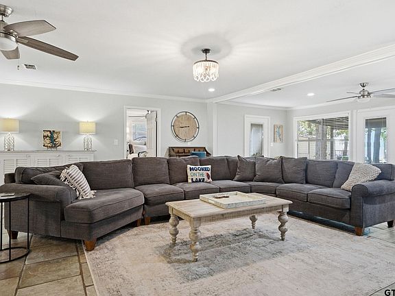 4th image of 688 Charlya Dr