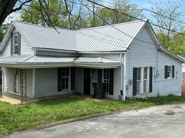 207 N 3rd St, Scottsville, KY 42164