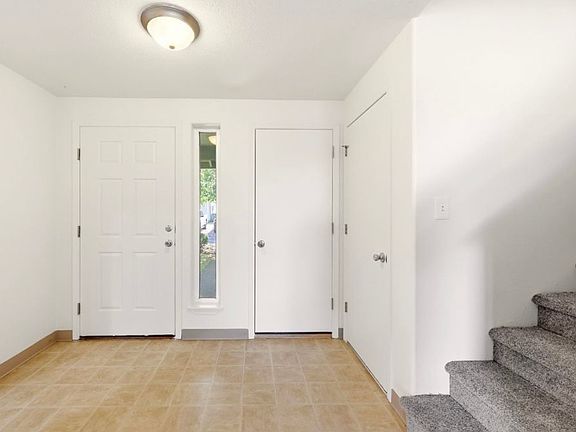 Entryway/foyer