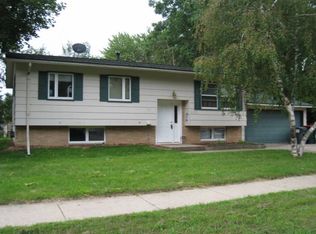 906 13 1/2 St SE, Rochester, MN 55904