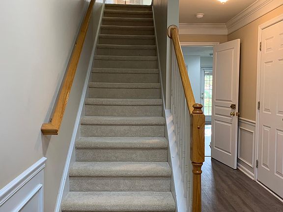 5th image of 132 Hudson Dr