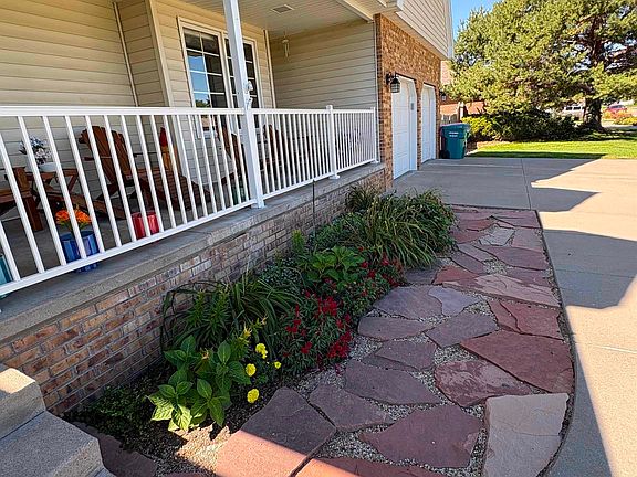 5th image of 541 William Way