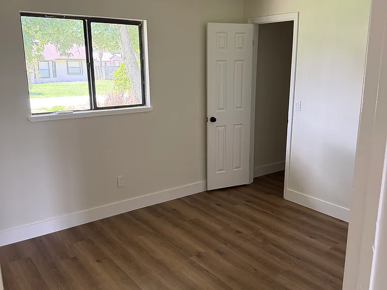 5080 Mayflower St — Photo 8