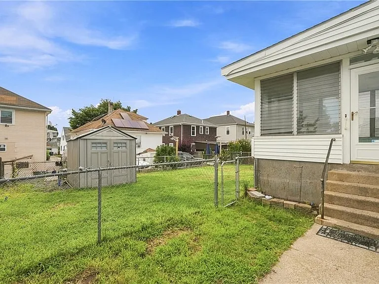23 Amory St — Photo 25