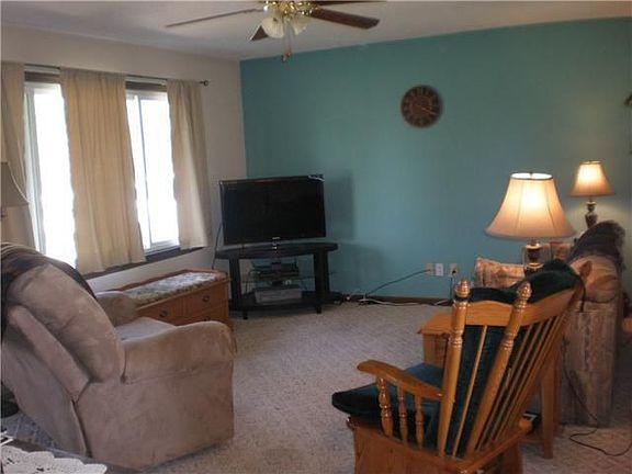 5th image of 642 Southwest Dr