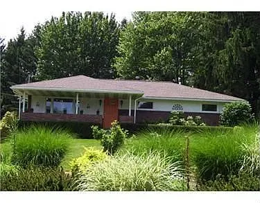302 Westbrook Dr photo 1