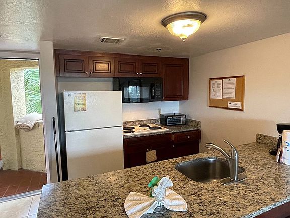 3rd image of 6336 Parc Corniche Dr #3301