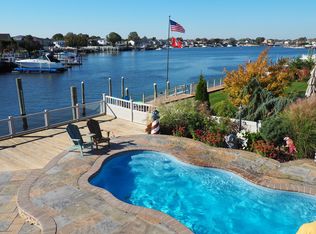 2868 Riverside Dr, Wantagh, NY 11793
