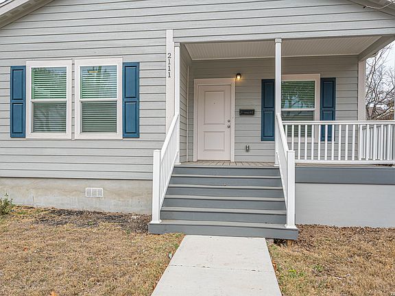 3rd image of 2111 W Houston