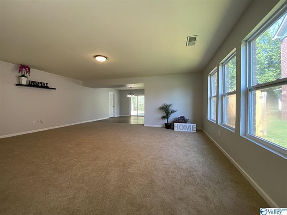 4th image of 207 Laramie Cir NW