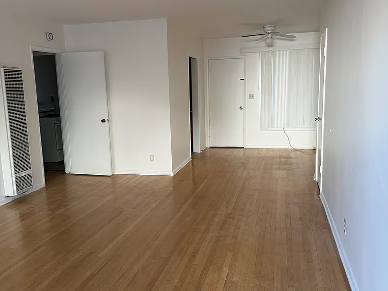 918 W Huntington Dr #J — Photo 3