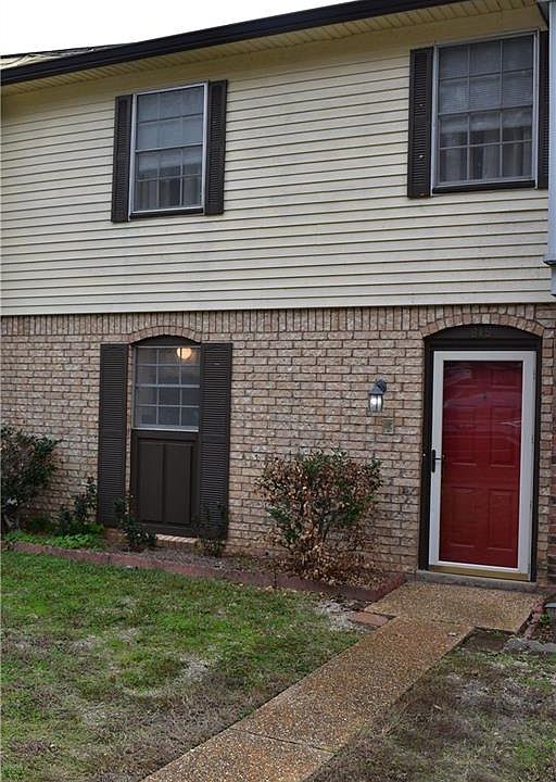 1st image of 815 Parkway Dr