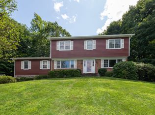 19 Whitlaw Ln, Chappaqua, NY 10514