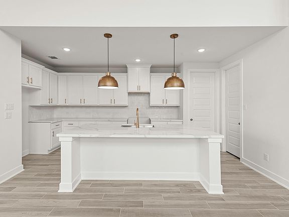 5th image of 2124 Standley Ct