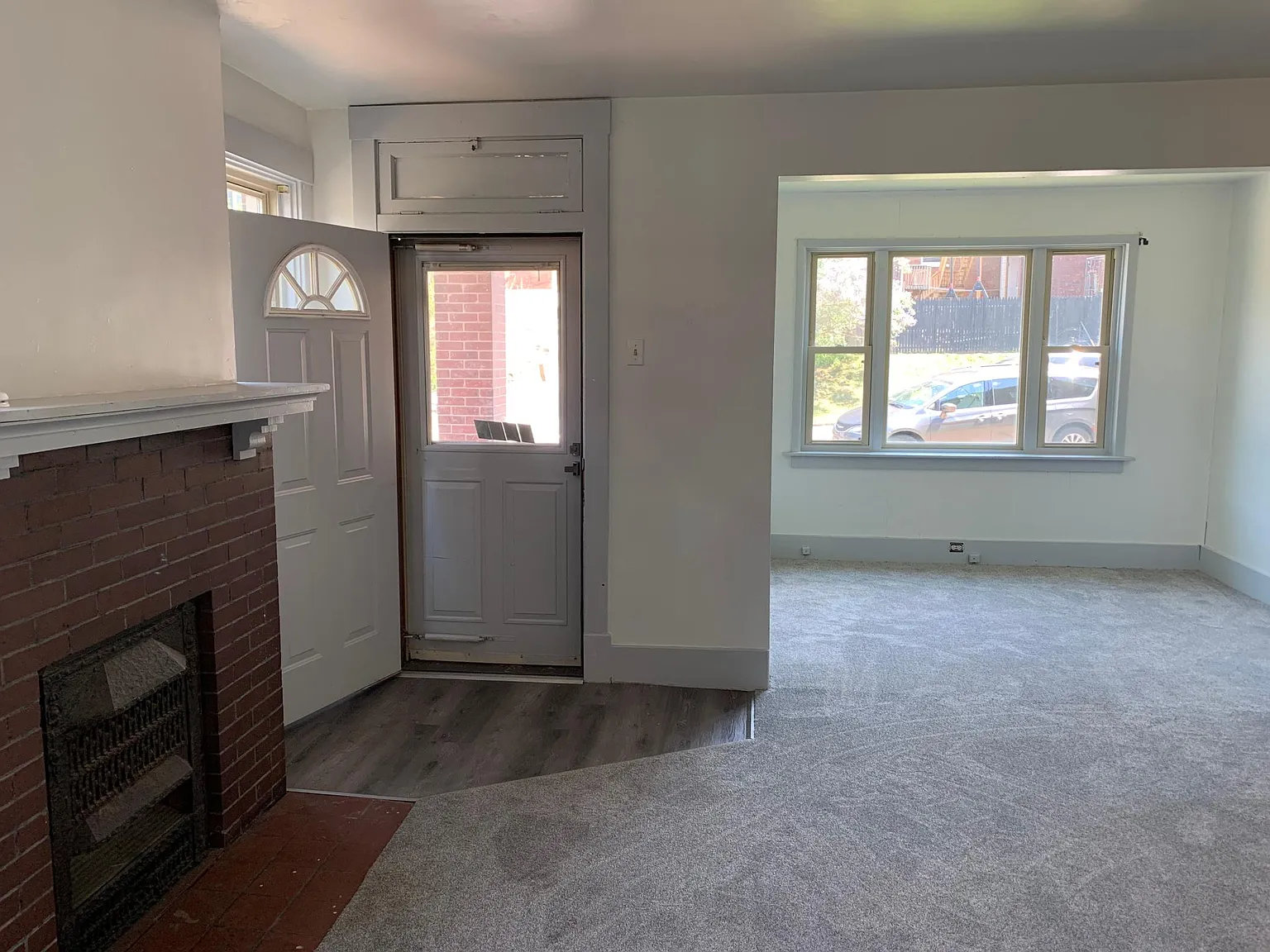 1308 Louise St — Photo 4