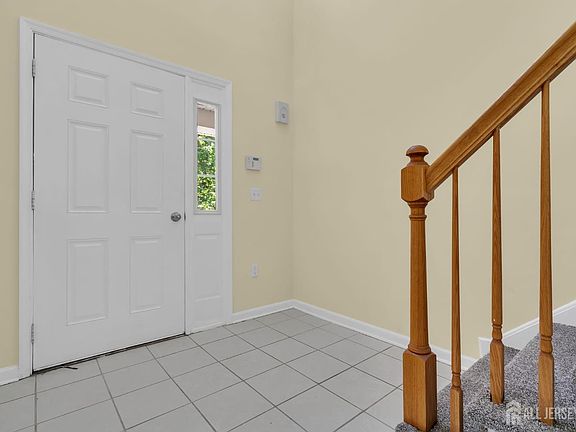 5th image of 224 Pinelli Dr