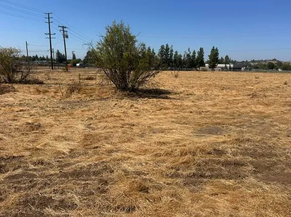 740 E Mulberry Avenue, Porterville, CA 93257
