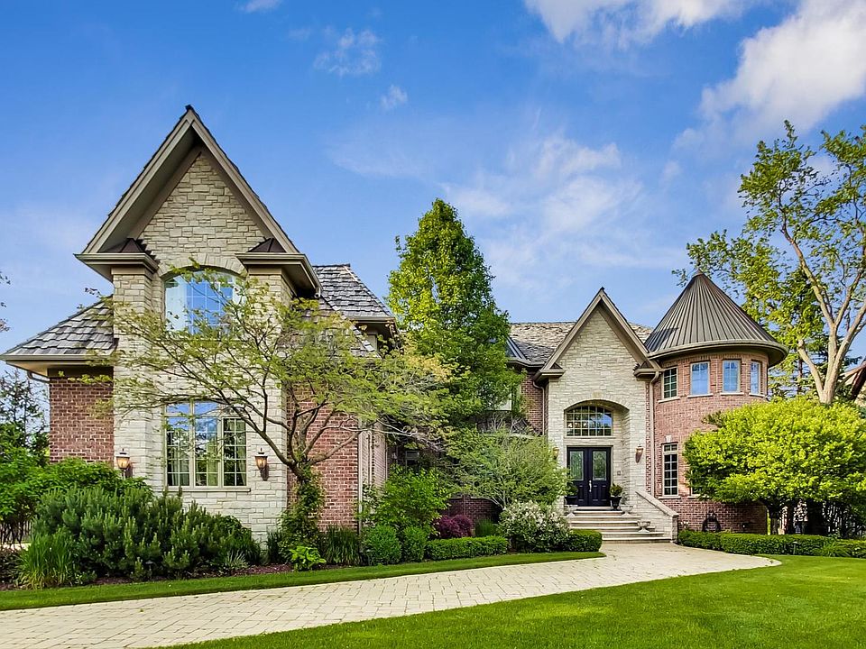 1st image of 2748 Woodland Dr
