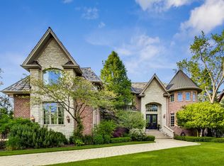 2748 Woodland Dr, Northbrook, IL