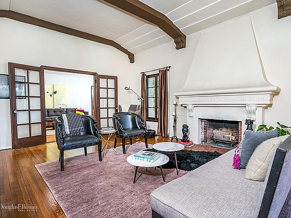 2nd image of 1016 S La Jolla Ave