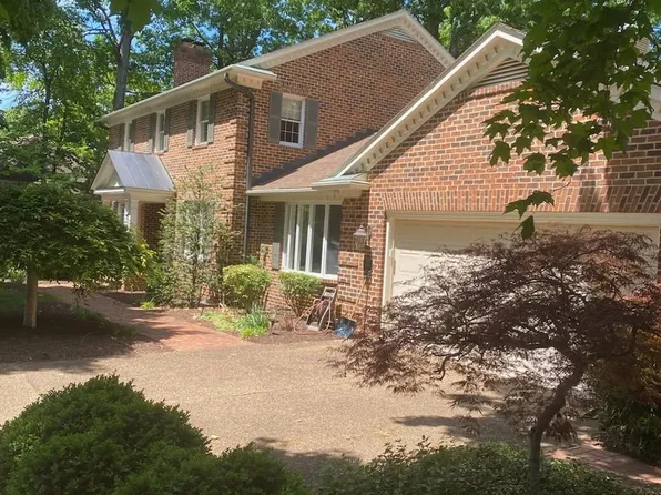 207 Fairway Dr, Harrisonburg, VA 22802