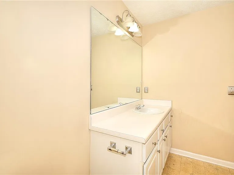 453 Tara Commons Cir — Photo 27