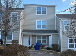 630 Pin Oak Dr NW, Christiansburg, VA 24073