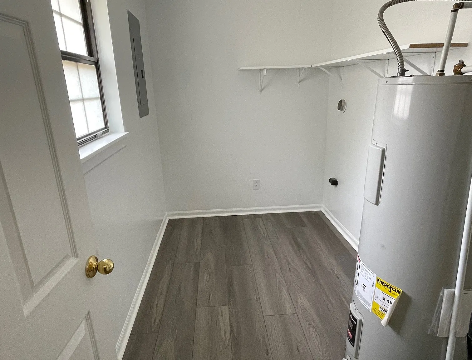 2 bed, 1000 sqft, $1,595 — Photo 2