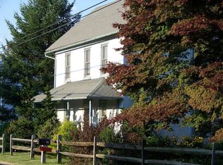 19 Lobachsville Rd, Fleetwood, PA 19522