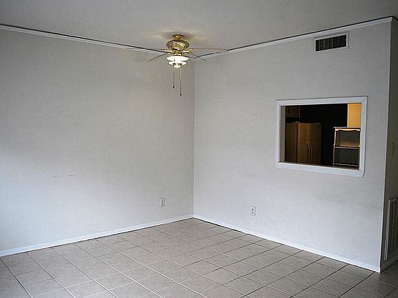 3rd image of 14715 Barryknoll Ln APT 137